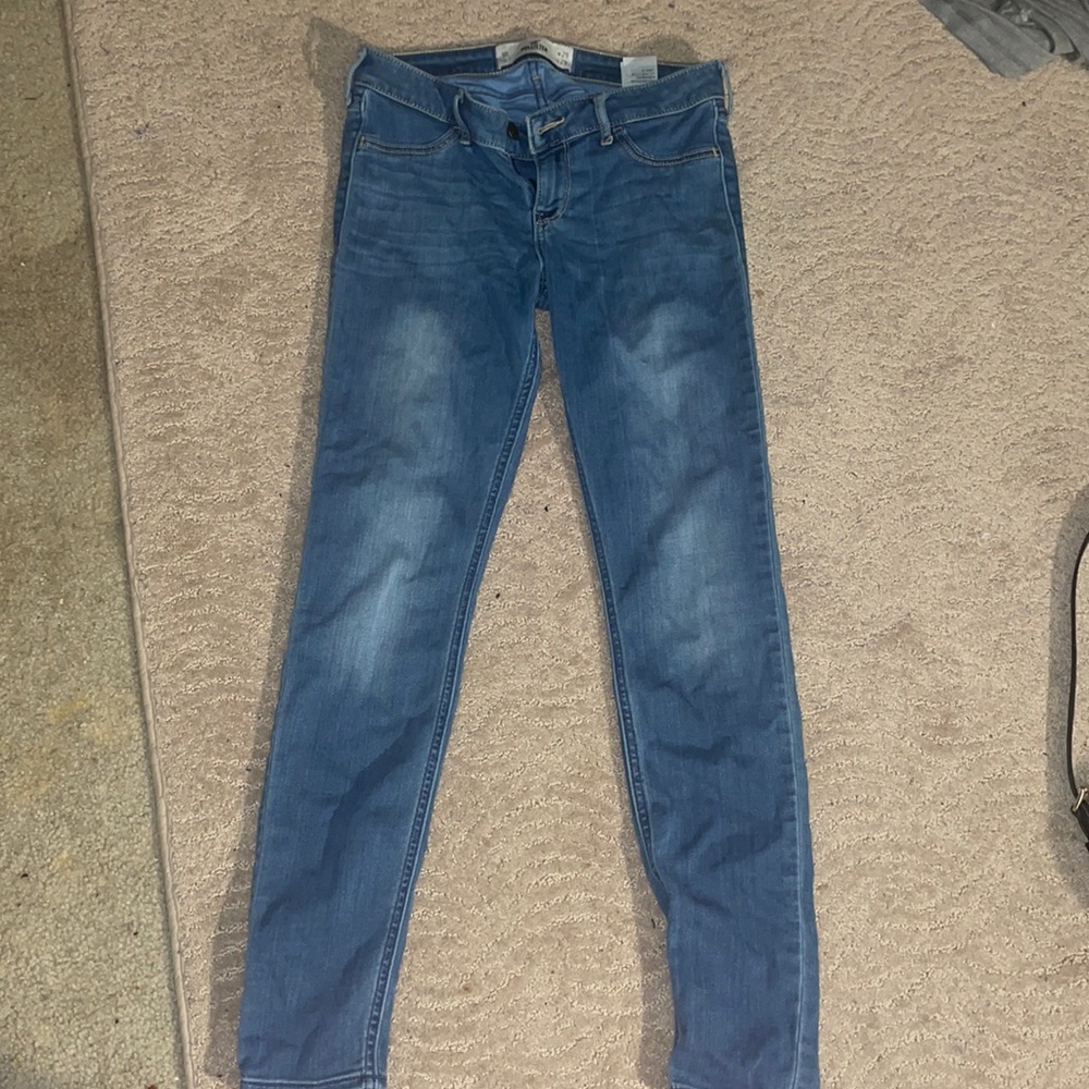 Hollister medium wash skinny jeans